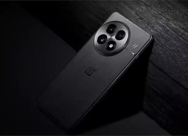 OnePlus 13 leaked image on Weibo